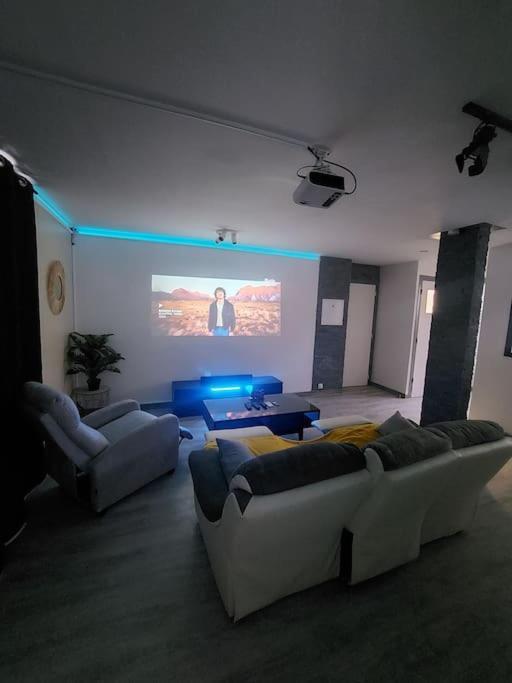 Cinema A Domicile Apartment Morlaix Luaran gambar